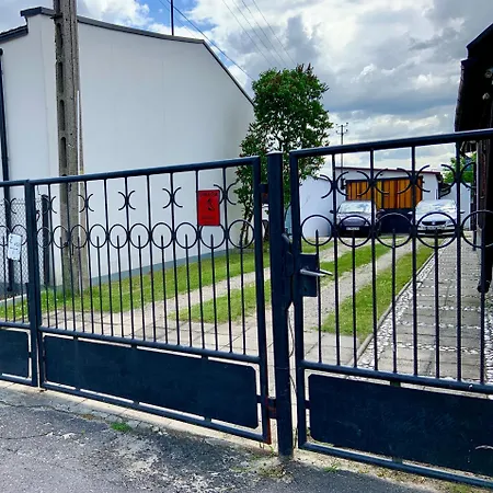 Cozy Independent Guest House, Free Parking Tomaszow Mazowiecki Exterior photo
