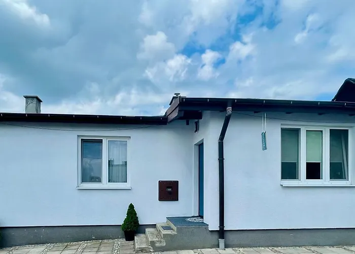 Cozy Independent Guest House, Free Parking
